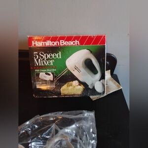 Hamilton Beach White 5 Speed Mixer